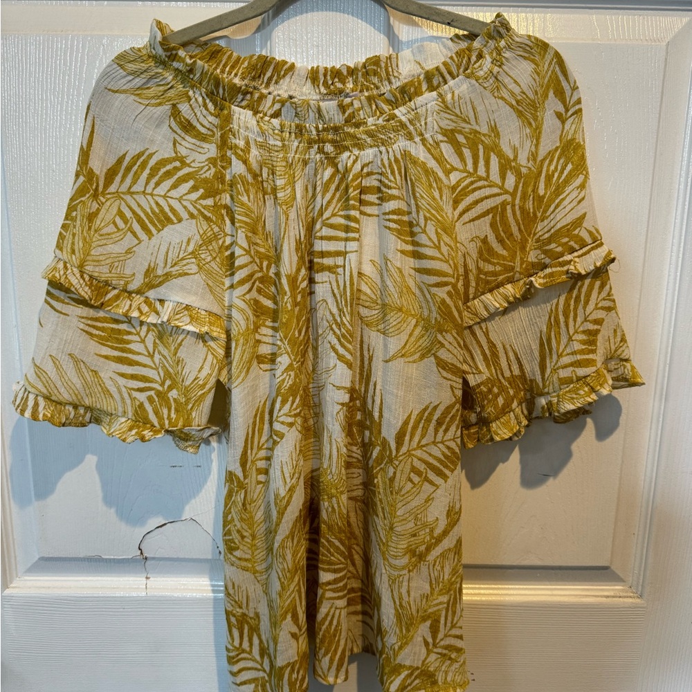 Women’s flowy summer top